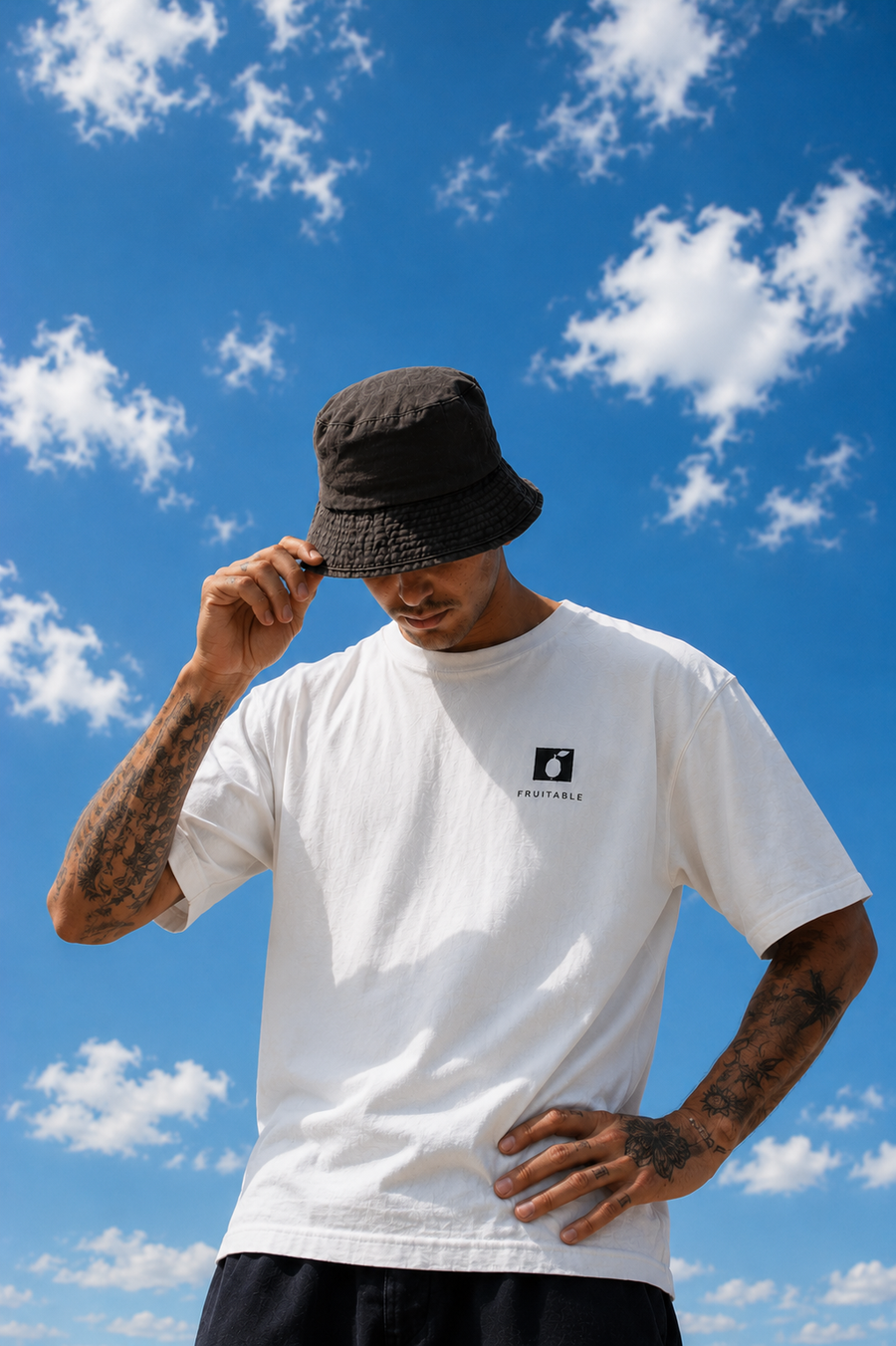 FRUITABLE Noir Essential T-Shirt